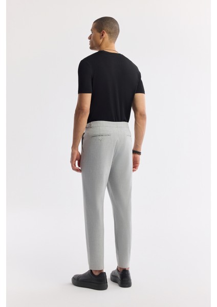 Erkek Gri Klasilk Bel Pileli Apolet Detaylı Carrot Fit Pantolon A51Y3026 modelleri