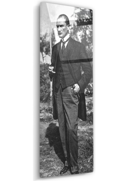 Ulu Önder Mustafa Kemal Atatürk Siyah-Beyaz Cam Tablo- Ev ve Ofis Dekorasyonu-Hediyelik-Dekoratif-Atatürk-Modern