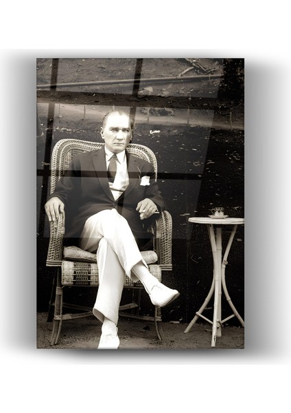 Mustafa Kemal Atatürk Ulu Önder Siyah-Beyaz Cam Tablo- Ev ve Ofis Dekorasyonu-Hediyelik-Dekoratif-Modern-Atatürk