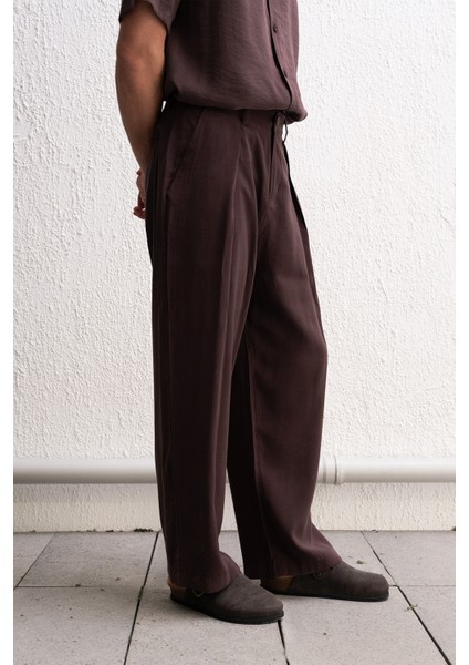 Pilili Dökümlü Kahverengi Pantolon modelleri