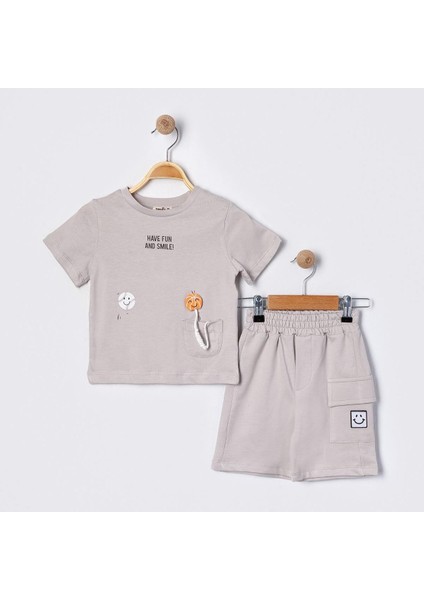 Erkek Çocuk Gri Gülen Yüz Aksesuarlı Şortlu Takım