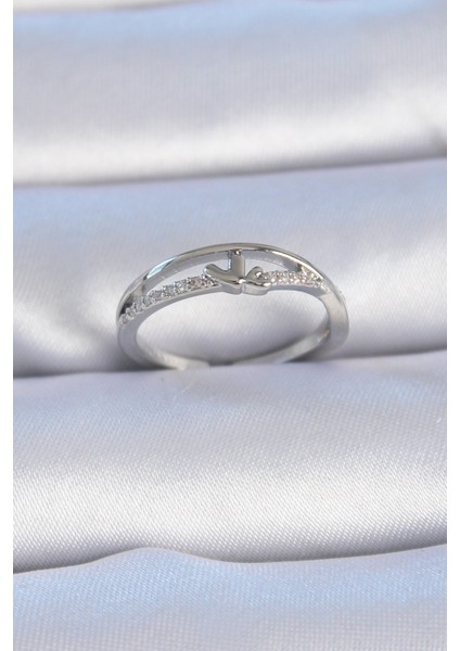 Pirinç Gümüş Renk Zirkon Taşlı Kalp Model Kadın Yüzük - Lisinya