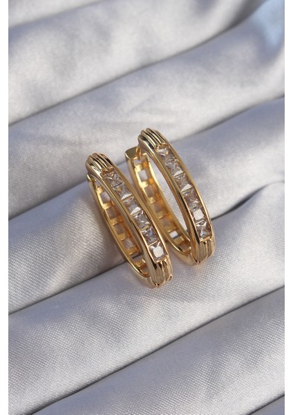 Pirinç Gold Renk Zirkon Taşlı Oval Model Küpe - Lisinya