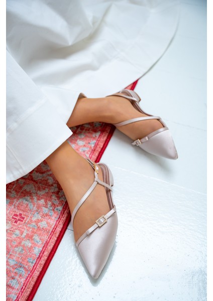 Flipy Bej Saten Taşlı Fiyonklu Kadın Babet fırsatları