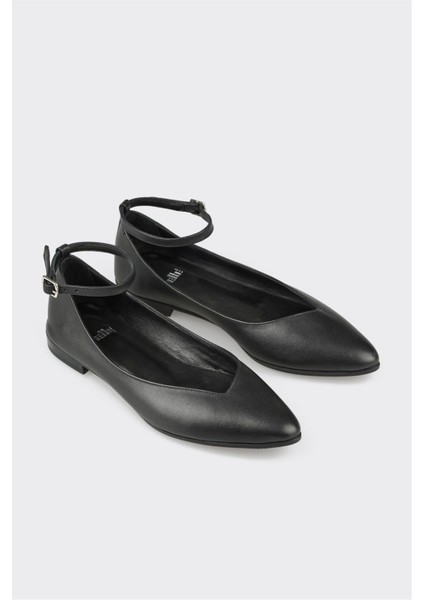 Siyah Deri Kadın Günlük Ayakkabı fiyatları