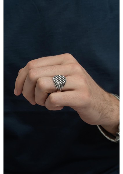 Mikro Siyah Taşlı Çizgili 925 Gümüş Erkek Yüzük modelleri