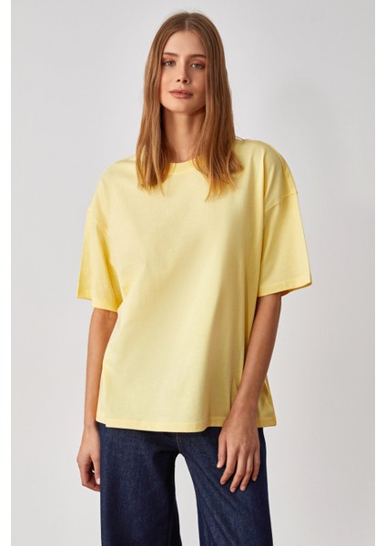 Lagertha Kadın Organik Pamuklu Kalın Dokulu Oversize Fit Yuvarlak Yakalı Sarı T-Shirt