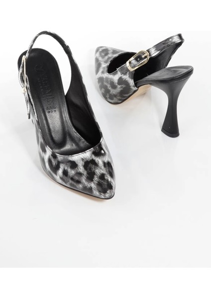 Freydis Kadın Siyah Leopar Rugan Stiletto 10 cm Arkası Açık Tokalı Kadeh Klasik Topuklu Ayakkabı