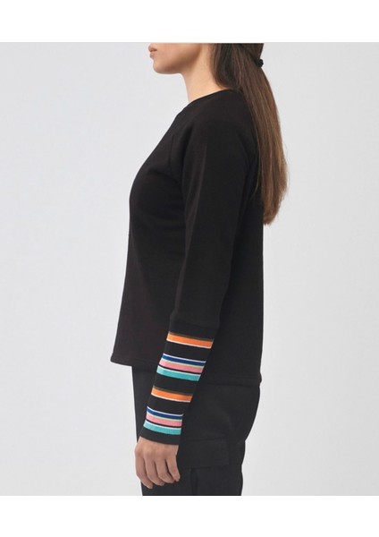 Kolları Şeritli Siyah Sweatshirt