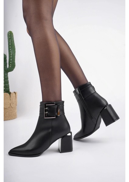Chily Kemer Ve Toka Detaylı Kalın Topuklu Kadın Bot indirimleri