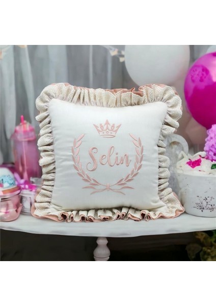 Kişiye Özel Nakışlı Taç Laruel Desenli Fistolu Doğum Yastığı Ekru- Pudra Pembe fiyatları