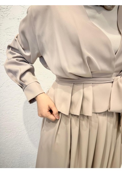 Moda Ala Belden Bağlamalı Ceketli Takım Bej fiyatları