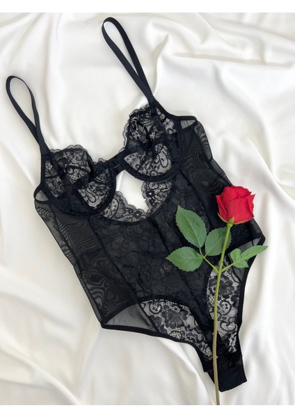 Almira Dantel Balenli Çıtçıtlı Kapsız B Cup Bodysuit