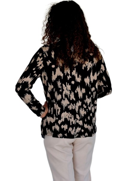 Kadın Batik Baskılı Düğmeli Viscon Bluz BGL-ST04270