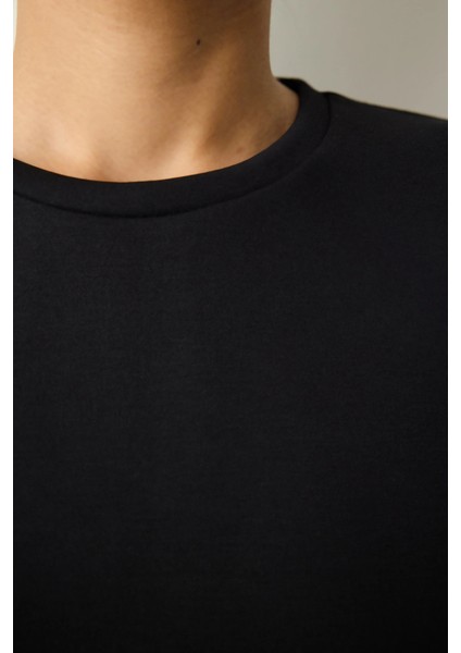 Siyah Bisiklet Yaka Silky Touch Tişört fırsatları