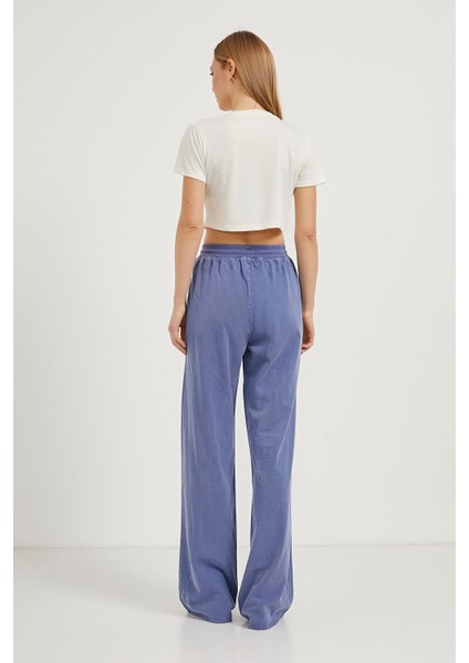 Bisiklet Yaka Crop Soft T-Shirt fırsatları