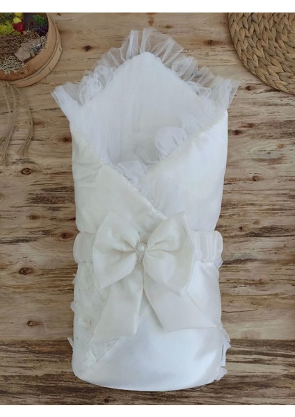 Yenidoğan Izmir Incisi Tül Işlemeli Pamuklu Fiyonklu Kundaklı Lüks 3lü Alt Açma Seti fırsatları