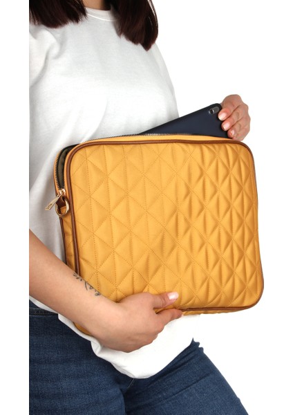 GK67 Macbook Air Pro 13 & 13.3 Inç Laptop Kılıfı Kapitone Uzun Askılı Sıvıya Dayanıklı Kumaş modelleri