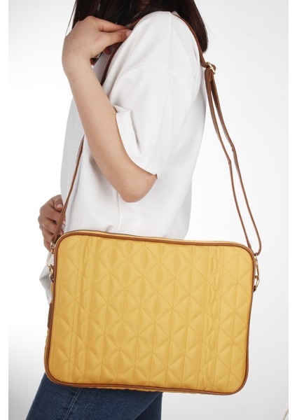 GK67 Macbook Air Pro 13 & 13.3 Inç Laptop Kılıfı Kapitone Uzun Askılı Sıvıya Dayanıklı Kumaş indirimleri