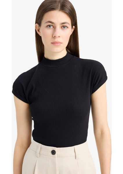 Slim Fit Dar Kesim Yarım Balıkçı Yaka Basic Düz Fitilli Kaşkorse Kısa Kollu Tişört F0365AX25SP