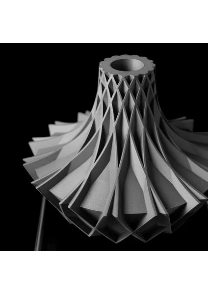 Kubbesel Tasarımlı Geometrik ve Simetrik Modern Vazo