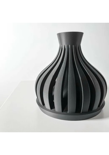 Basık ve Boşluksal Tasarımlı Geometrik Modern Siyah Vazo