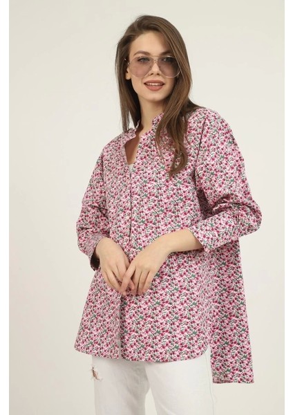 Kırmızı V Yakalı ve Desenli Gömlek