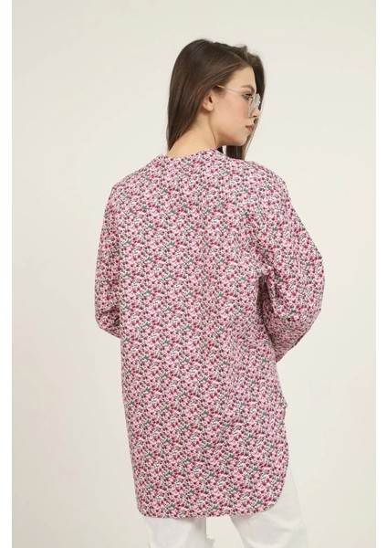 Kırmızı V Yakalı ve Desenli Gömlek fırsatları