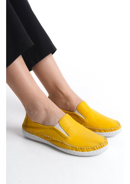 Kadın Deri Yanı Lastikli Babet Dikişli Slip-On Tam Kalıp Günlük Ayakkabı