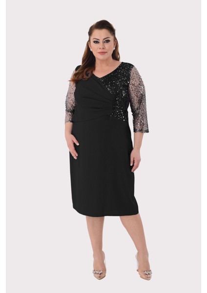 Büyük Beden Siyah Renkli Krep Elbise