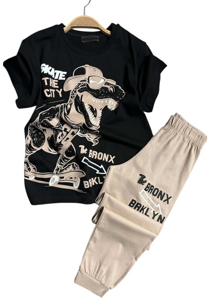 Erkek Çocuk Dinazor ve Kaykay Baskılı Yazı Detaylı Bej Pijama Takımı