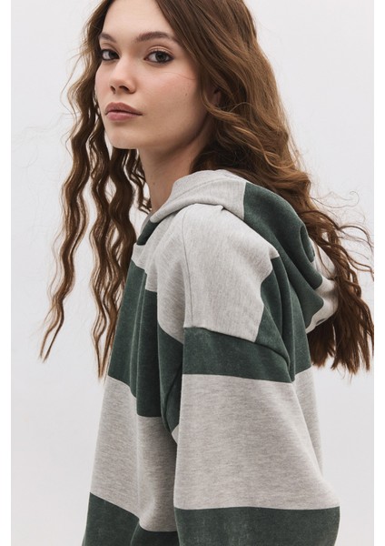 Kapüşonlu Çizgili Sweatshirt