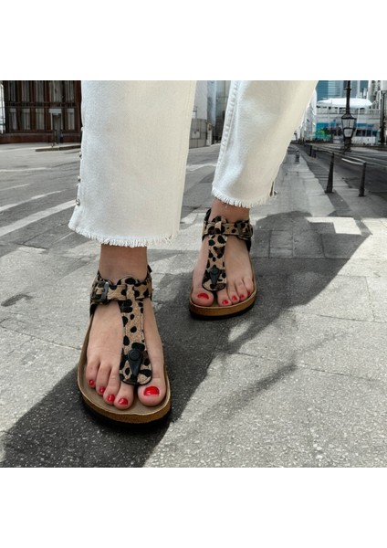 Parmak Arası Leopar Sandalet fırsatları