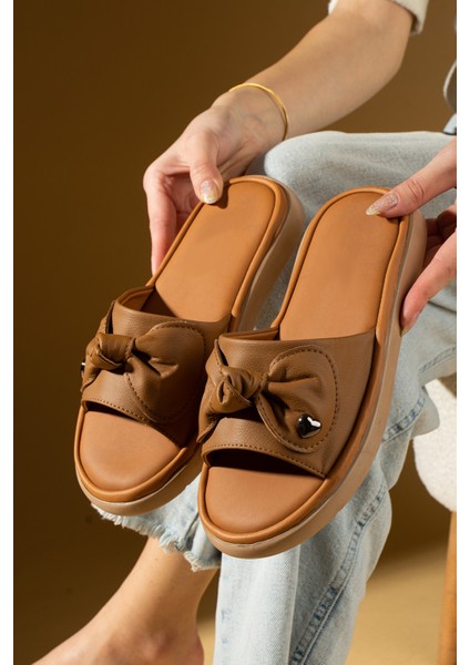 Fiyonklu Masaj Tabanlı Kalp Detaylı Kadın Terlik 59-80-25