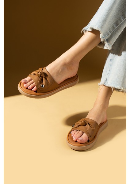 Fiyonklu Masaj Tabanlı Kalp Detaylı Kadın Terlik 59-80-25 modelleri