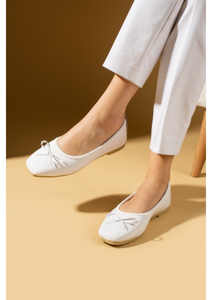 Küt Burunlu Kroko Desenli Fiyonk Detaylı Rahat Kalıp Babet 81-140-25KROKO fiyatları