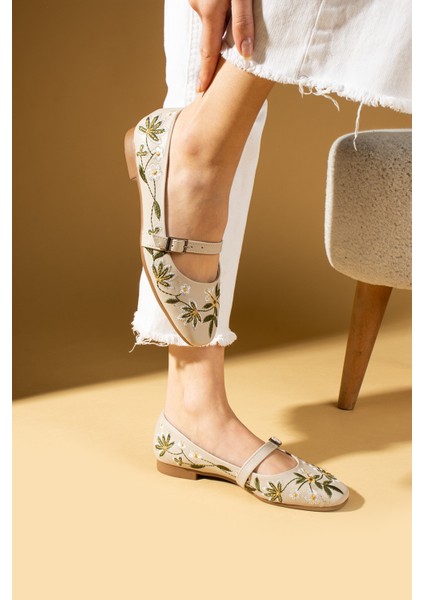 Çiçek Desenli Tokalı Rahat Kalıp Kadın Babet 69-011-25CILT modelleri