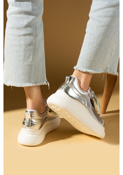 Yüksek Taban Bağcıklı Comfort Kadın Sneakers 36-1050-25 modelleri