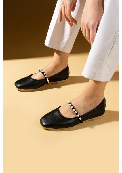 Küt Burun Inci Detaylı Tek Bant Hafif Rahat Kalıp Kadın Babet 81-119-25