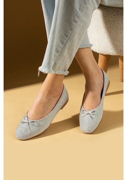 Simli Fiyonk Detaylı Rahat Taban Comfort Kadın Babet 57-47-25SIM fiyatları