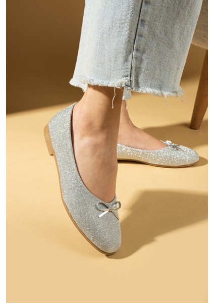 Simli Fiyonk Detaylı Rahat Taban Comfort Kadın Babet 57-47-25SIM modelleri