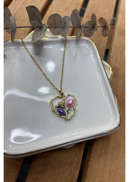 Çelik Kalp Içinde Mineli Çiçek Kolye 46 cm