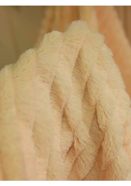 Krem Renkte Peluş Kumaş modelleri