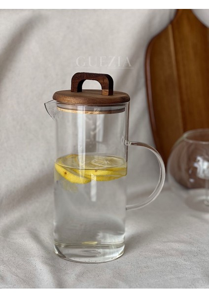 Akasya Kapaklı Borosilikat Cam Çizgili Model Sürahi (1300 Ml)