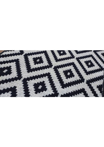 Piramit Desen Siyah & Beyaz Çift Taraflı Antik Kilim indirimleri