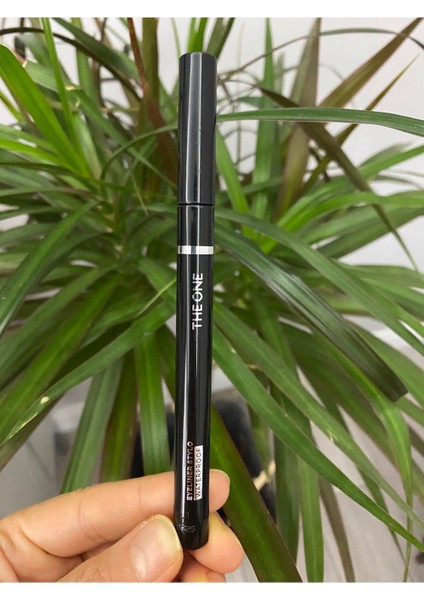The One Suya Dayanıklı Kalem Eyeliner Kahverengi