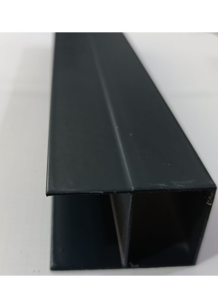 28 mm Plise Sineklik Kasa Profili 2 Metre (Paket İçinde 3 Adet)
