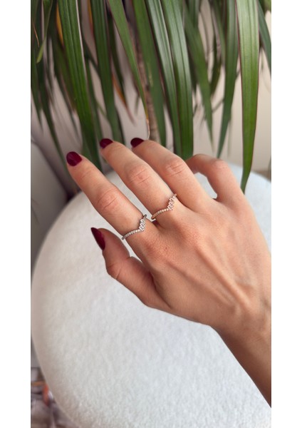 Özel Seri Baget Model Ince Zarif Yüzük fiyatları