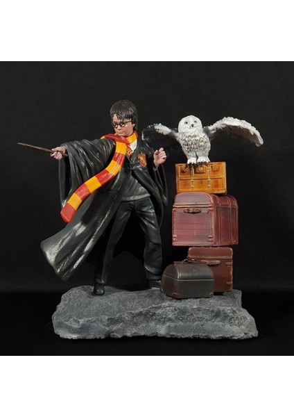 Harry Potter Hogwarts'da Ilk Yıl Boyalı Figür fırsatları