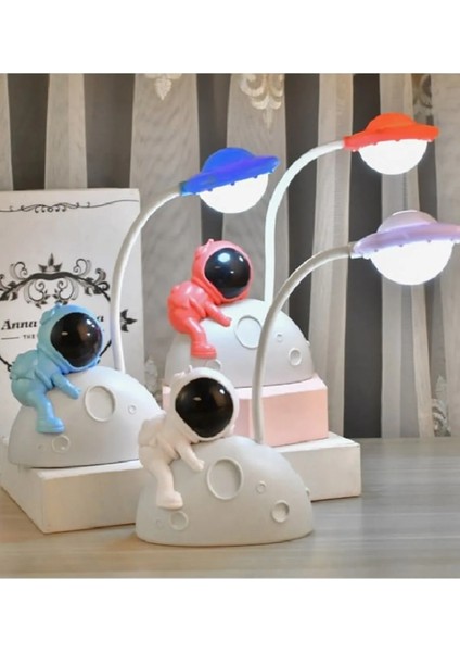 Duygusal Astronot Özel Tasarım USB Şarjlı Masa Üstü Lambası